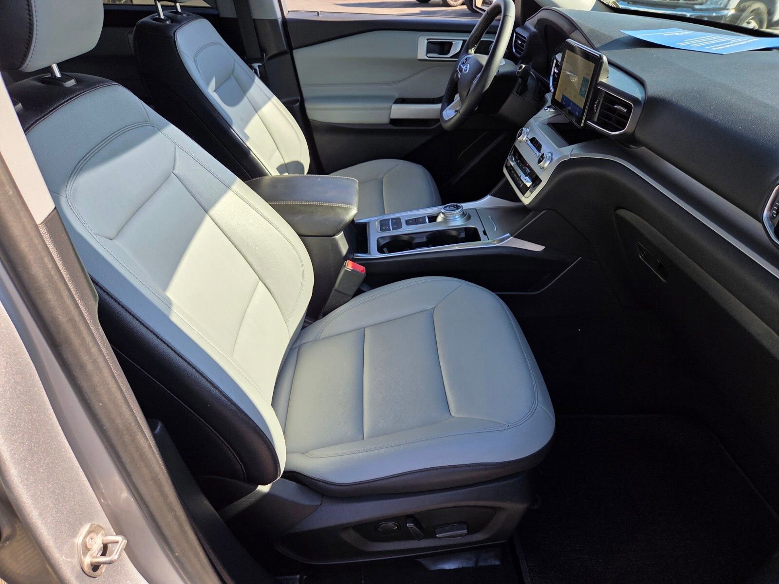 Certified 2021 Ford Explorer XLT w/ Equipment Group 202A image 16