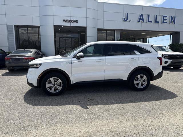 Used 2023 Kia Sorento LX AWD/4WD image 2