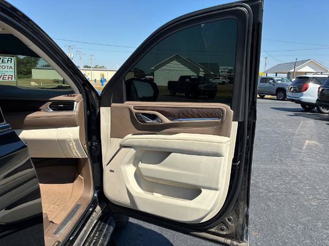 Used 2023 GMC Yukon Denali AWD/4WD image 15