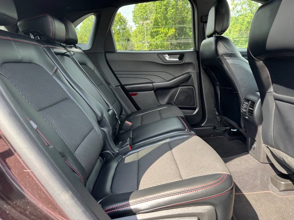 Certified 2023 Ford Escape ST-Line w/ Tech Pack #1 AWD/4WD image 17
