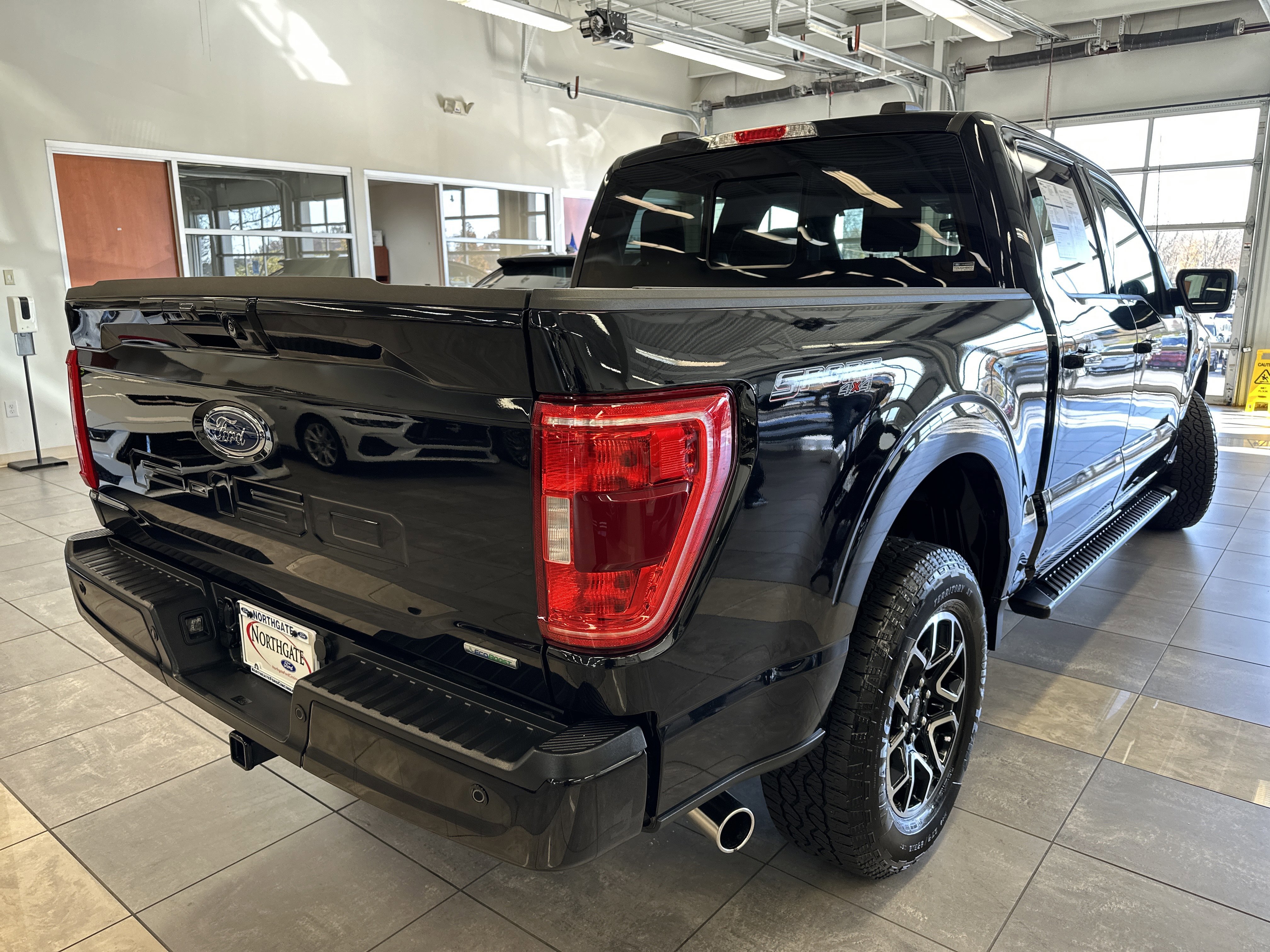 Certified 2023 Ford F150 XLT w/ Equipment Group 302A High image 5