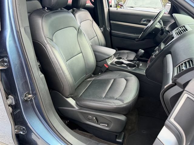 Certified 2018 Ford Explorer XLT w/ Equipment Group 202A FWD image 18