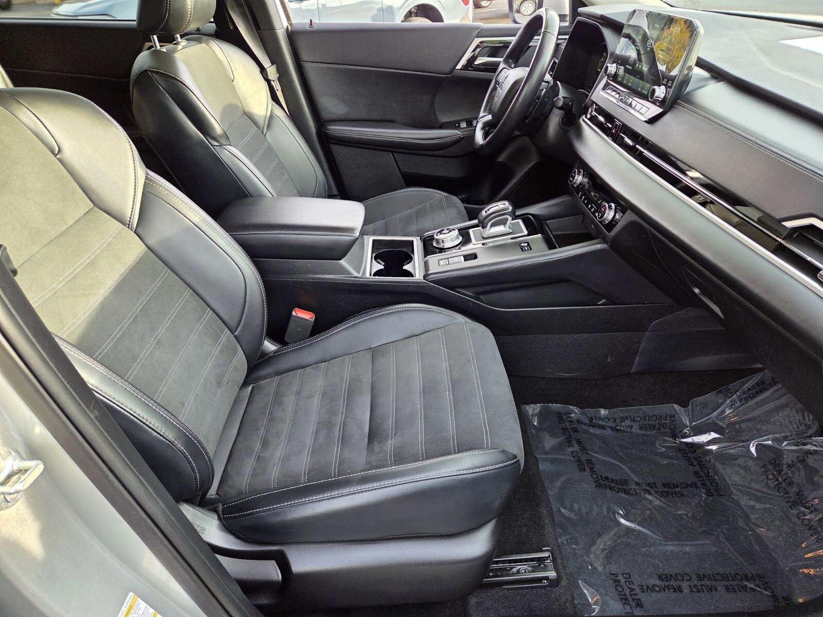 Used 2024 Mitsubishi Outlander 4WD Plug-In Hybrid image 16