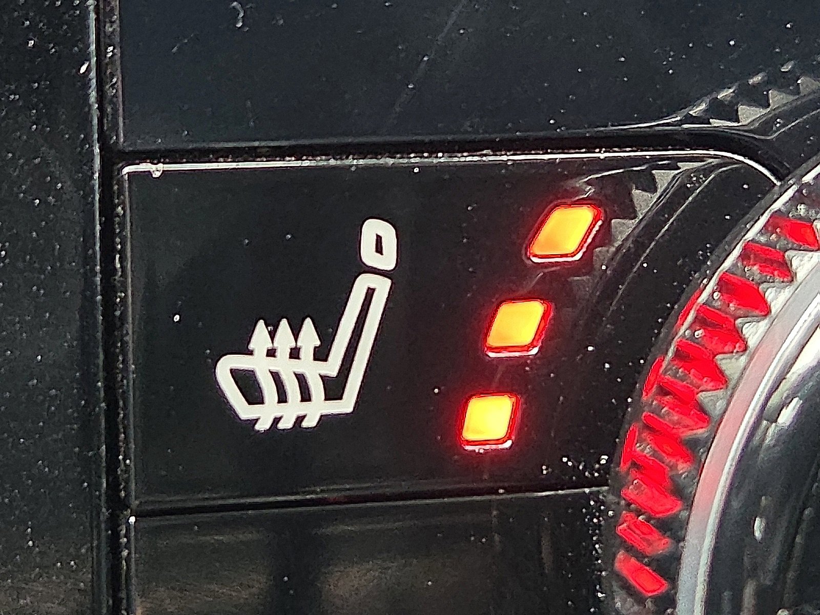 Used 2025 Nissan Pathfinder SV image 21