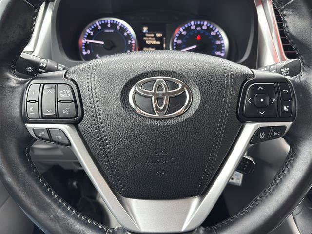 Used 2017 Toyota Highlander Plus w/ Protection Package #3 AWD/4WD image 25