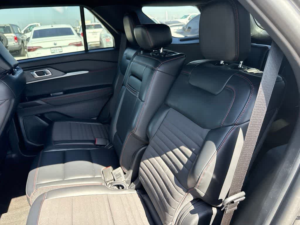 Certified 2025 Ford Explorer ST-Line w/ ST-Line Street Pack AWD/4WD image 11
