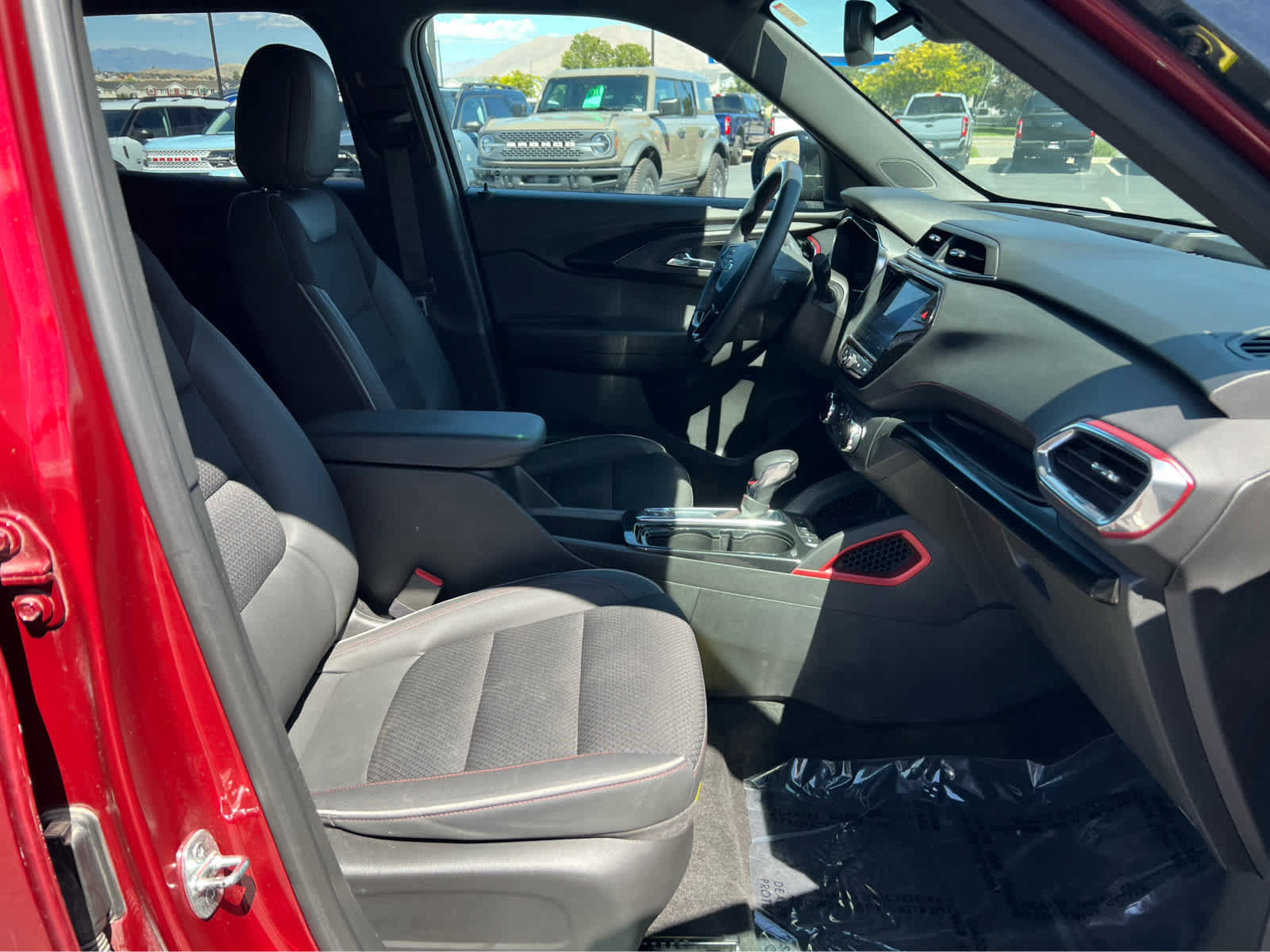 Used 2023 Chevrolet TrailBlazer RS w/ Convenience Package AWD/4WD image 17