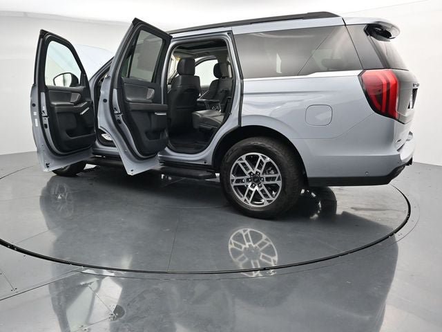 Certified 2025 Ford Expedition Active AWD/4WD image 42
