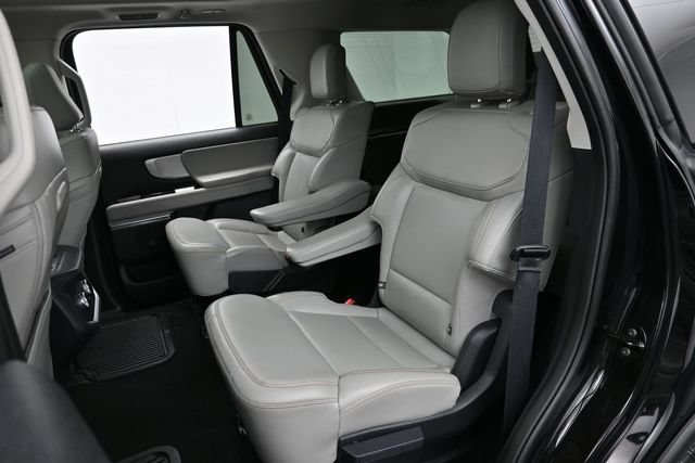 Certified 2025 Ford Expedition Active AWD/4WD image 27