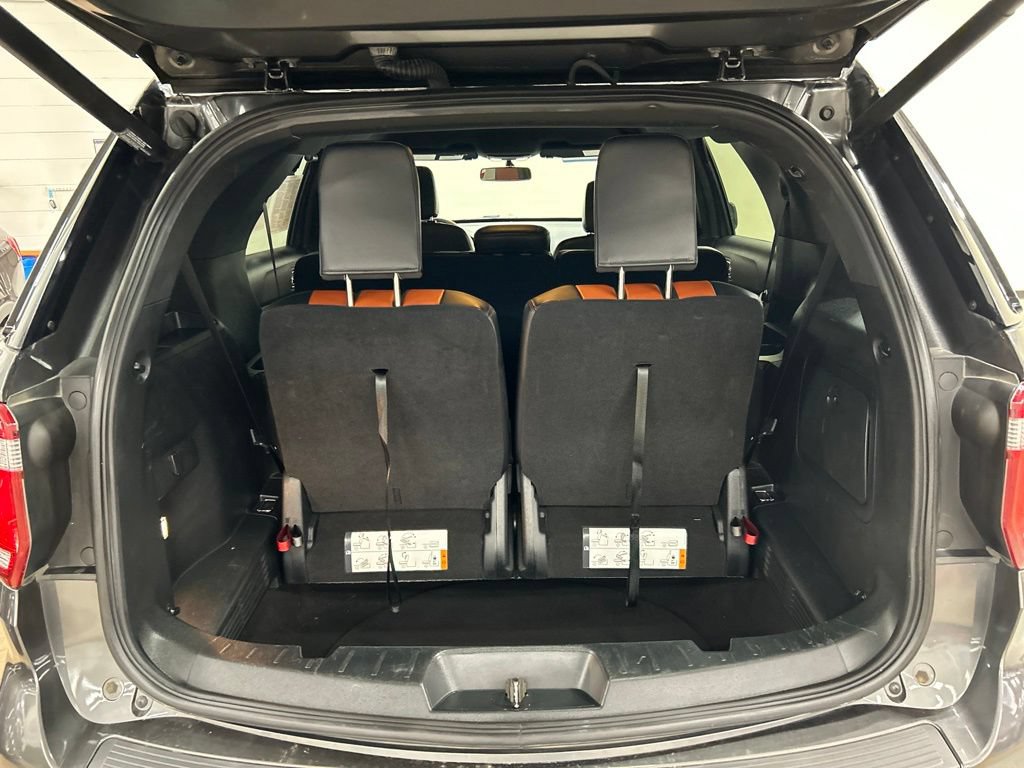 Certified 2019 Ford Explorer XLT w/ Equipment Group 202A AWD/4WD image 28