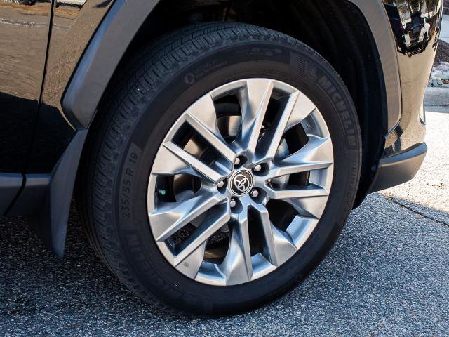 Used 2023 Toyota RAV4 XLE Premium image 8