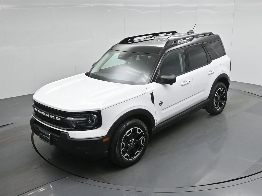 Certified 2025 Ford Bronco Sport Outer Banks w/ Outer Banks Tech Package+ AWD/4WD image 38