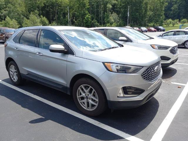 Certified 2023 Ford Edge SEL w/ Convenience Package AWD/4WD image 3