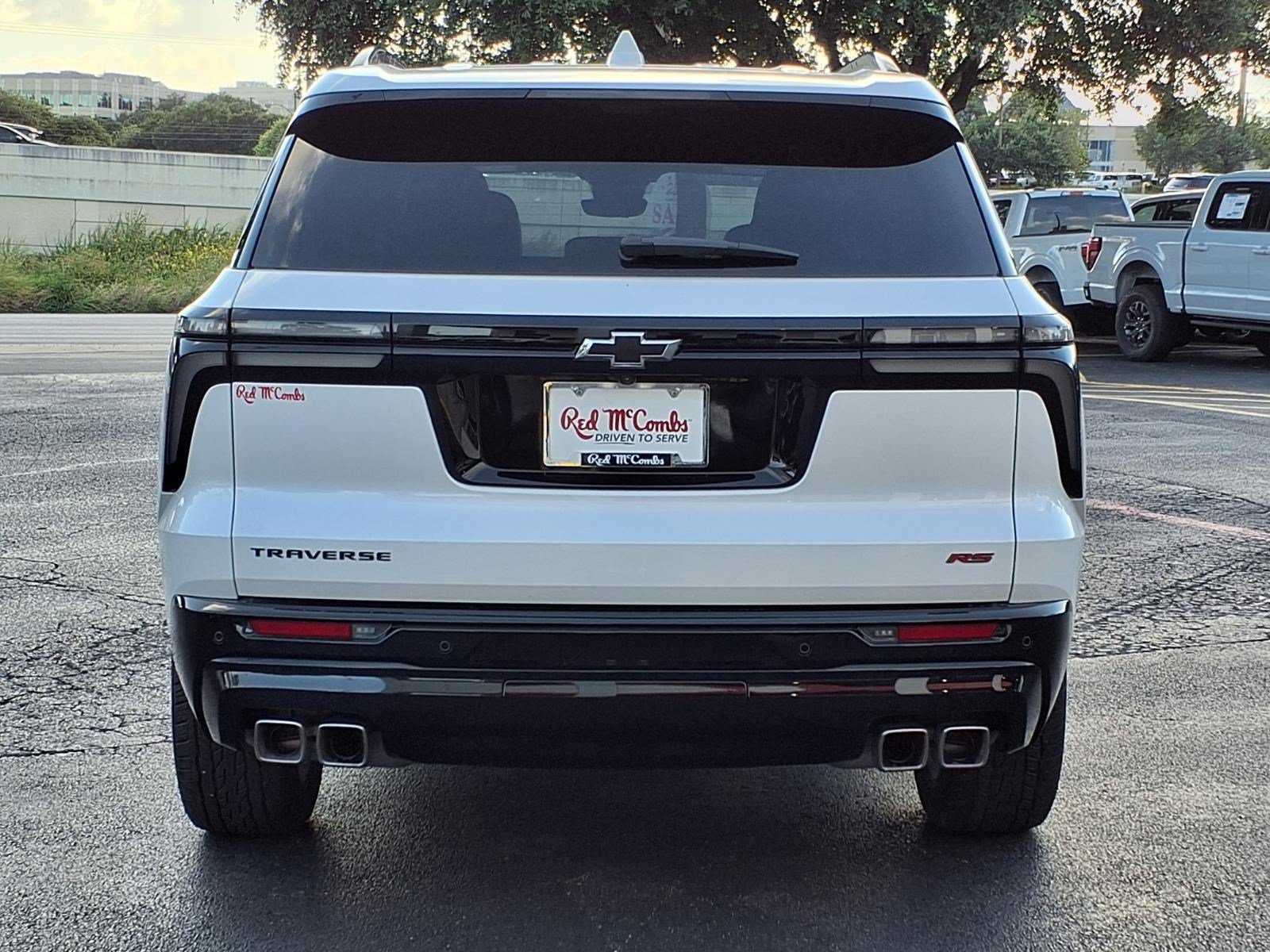 Used 2025 Chevrolet Traverse RS w/ LPO, Floor Liner Package FWD image 7