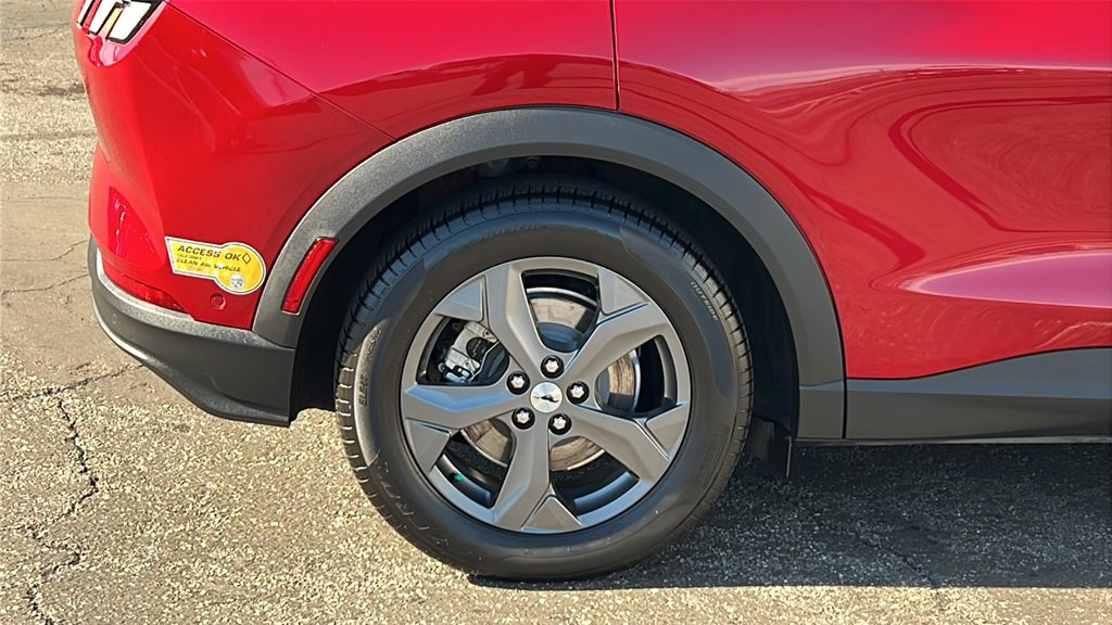 Certified 2022 Ford Mustang Mach-E Select w/ Comfort/Technology Package image 5