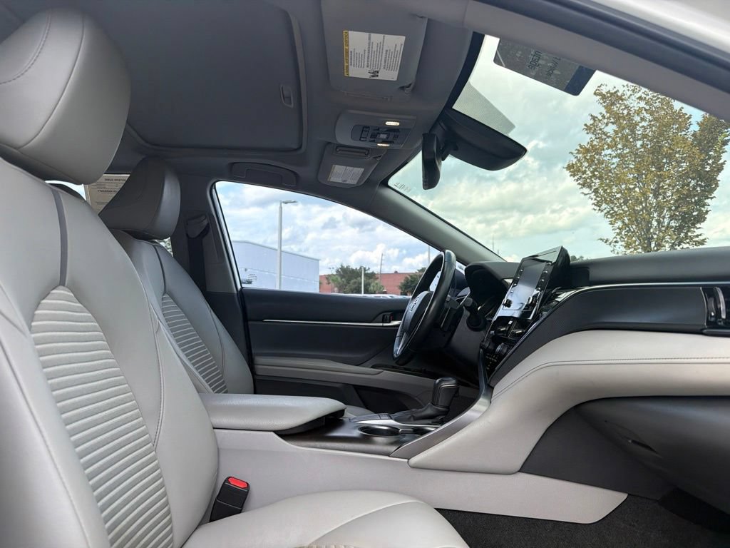 Used 2023 Toyota Camry SE w/ Convenience Package FWD image 27