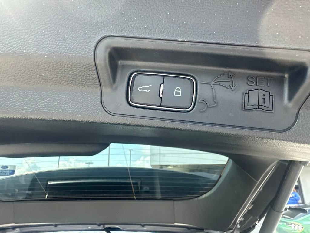 Certified 2023 Ford Explorer Limited w/ Limited Technology Package AWD/4WD image 19