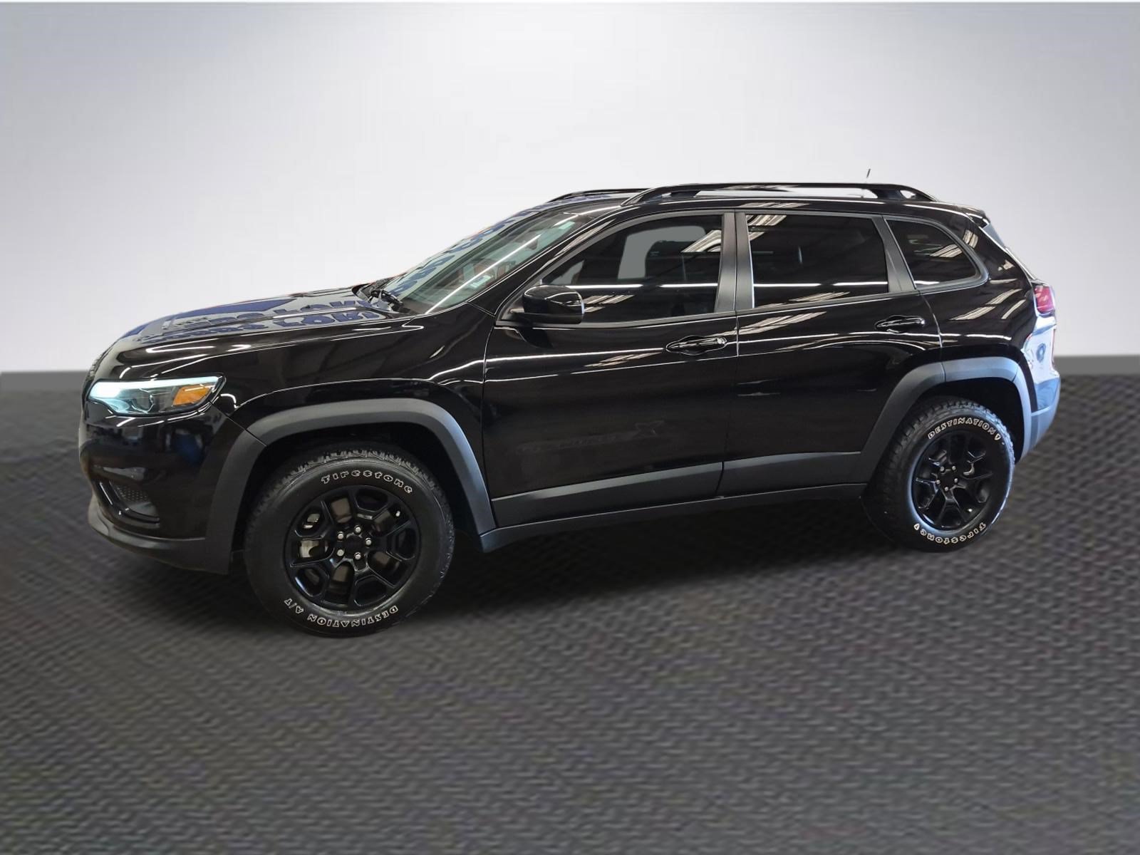 Used 2022 Jeep Cherokee Latitude AWD/4WD image 2