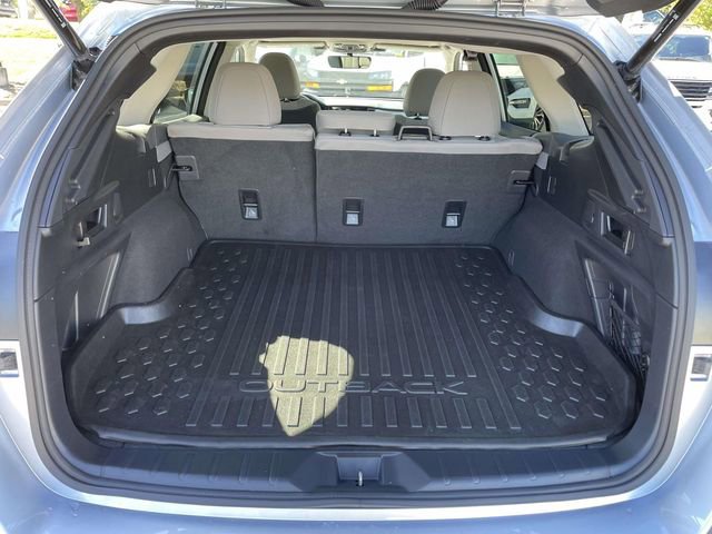 Used 2023 Subaru Outback Premium AWD/4WD image 13