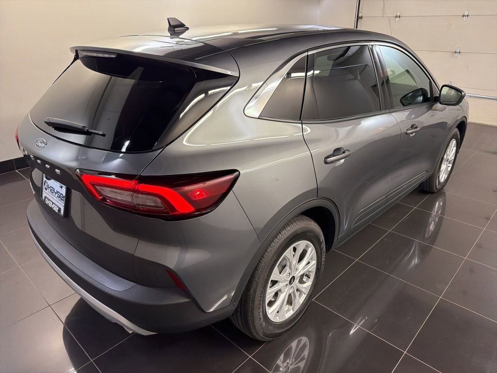 Certified 2024 Ford Escape Active w/ Cold Weather Package FWD image 6