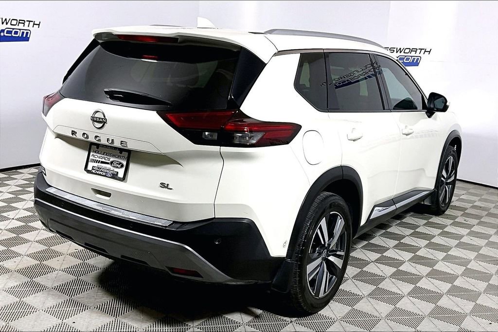 Used 2023 Nissan Rogue SL w/ SL Premium Package image 9