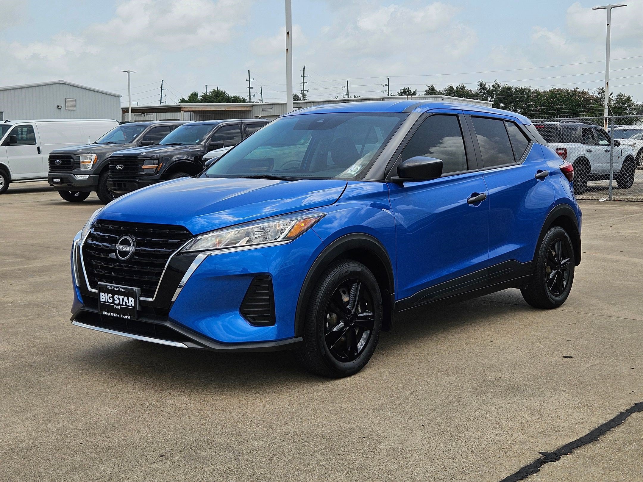 Used 2024 Nissan Kicks S FWD image 10