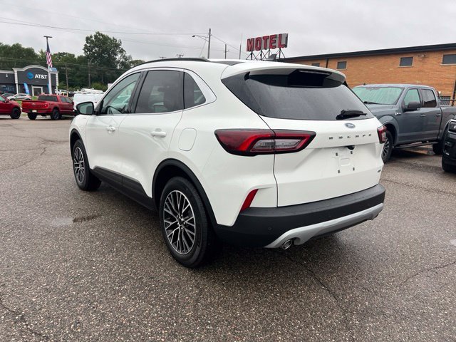 Certified 2026 Ford Escape SE FWD image 6