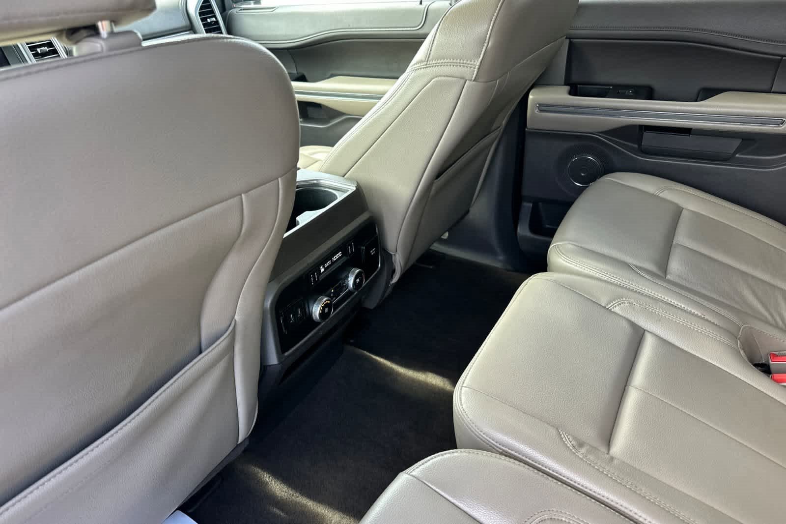 Certified 2020 Ford Expedition XLT w/ Equipment Group 202A image 10