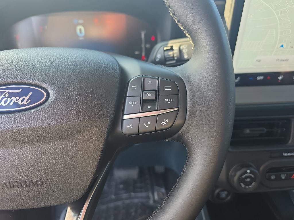 Certified 2025 Ford Maverick Lariat w/ Black Appearance Package image 27