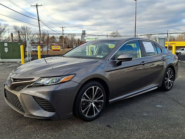 Used 2018 Toyota Camry SE image 6
