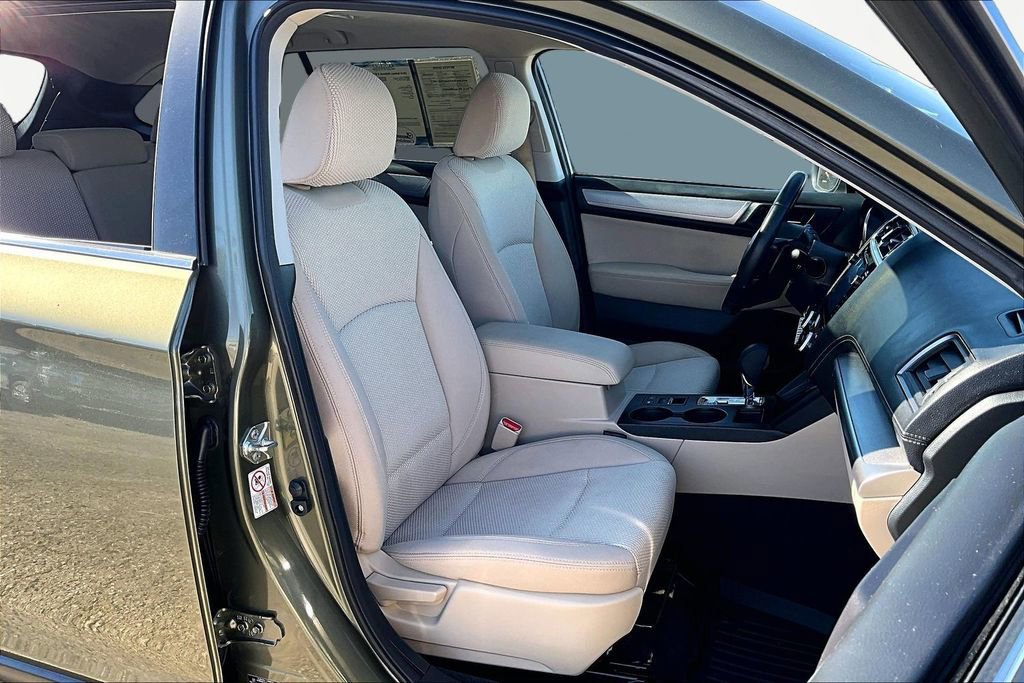 Used 2019 Subaru Outback 2.5i Premium image 9