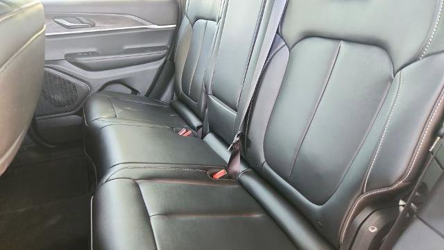 Used 2025 Jeep Grand Cherokee Limited image 29