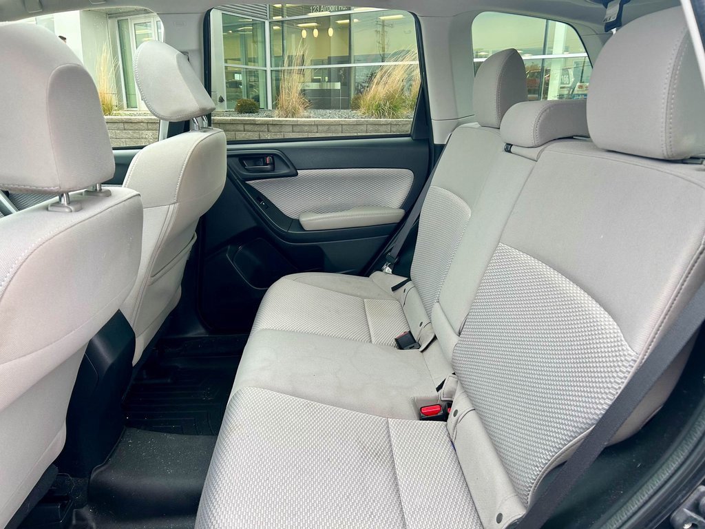 Used 2017 Subaru Forester 2.5i Premium image 12