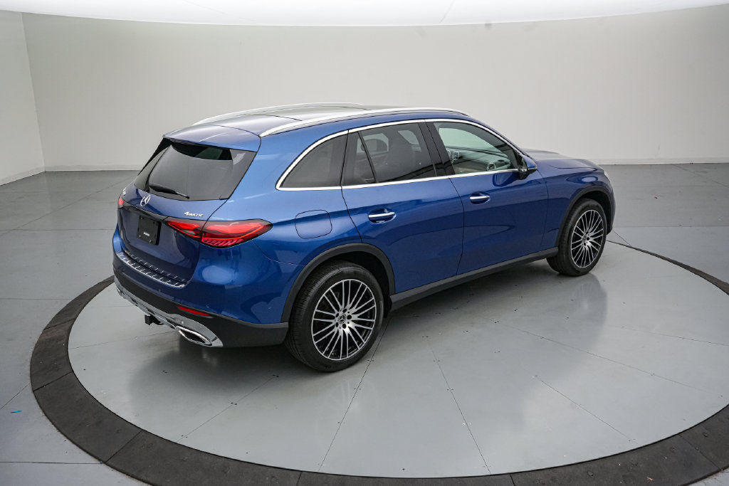 Used 2023 Mercedes-Benz GLC 300 4MATIC image 4