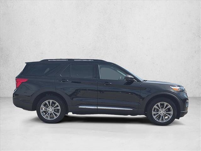 Certified 2022 Ford Explorer XLT w/ Equipment Group 202A AWD/4WD image 4
