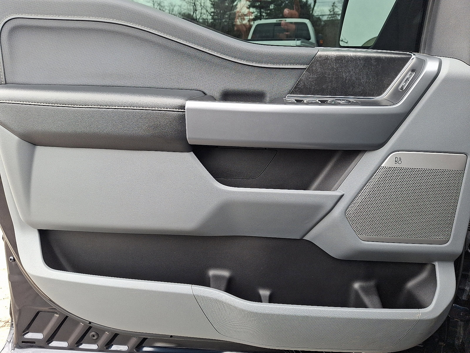 Certified 2022 Ford F150 XLT w/ Equipment Group 302A High image 12