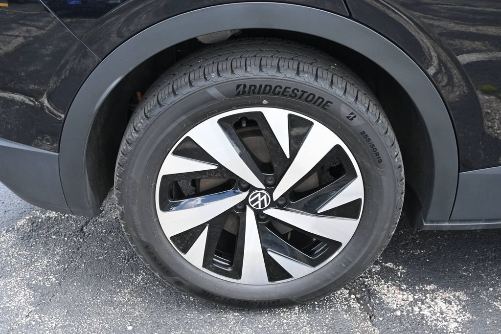 Used 2023 Volkswagen ID.4 Pro AWD/4WD image 15