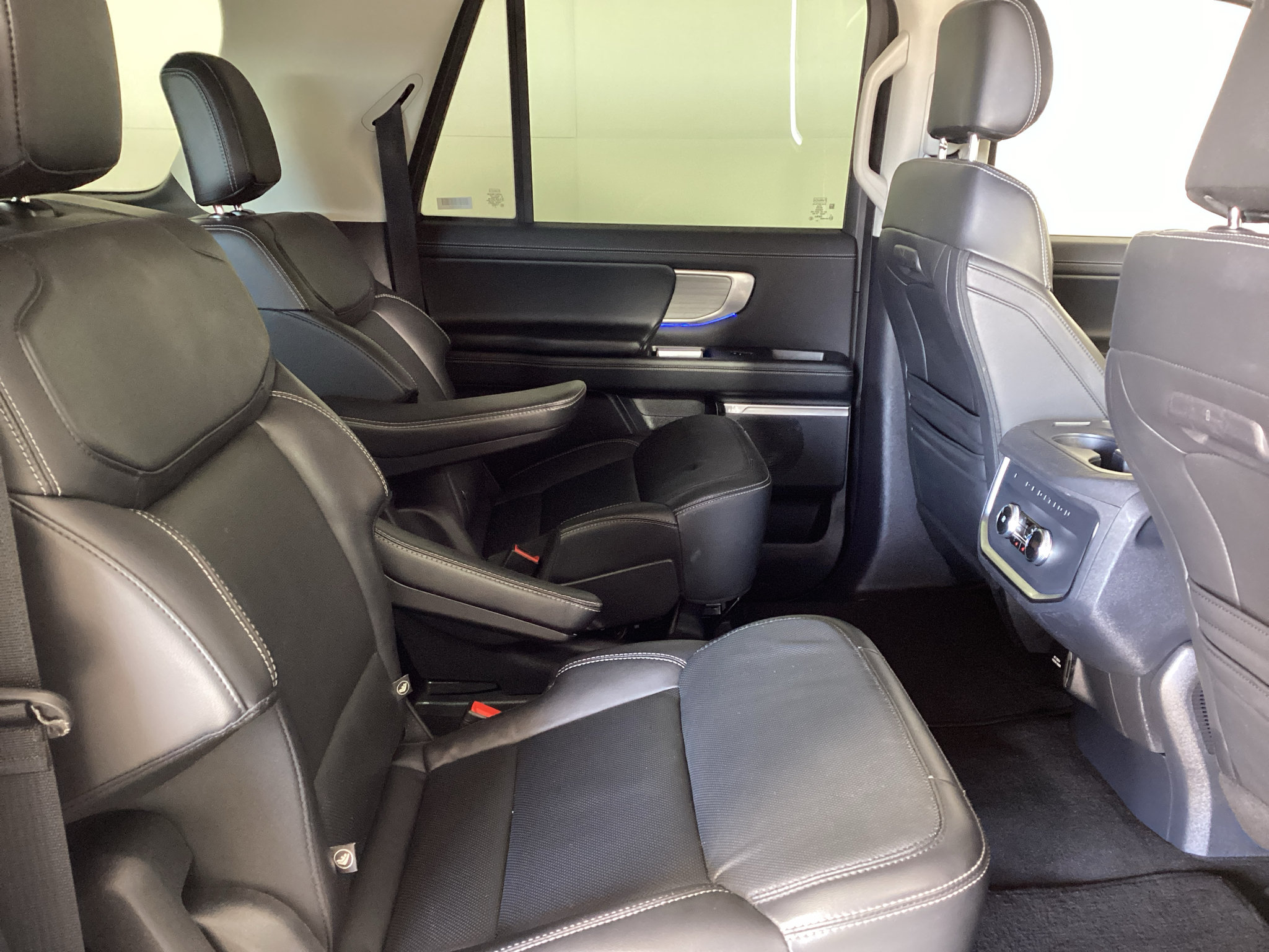 Certified 2025 Ford Expedition Max Platinum AWD/4WD image 12