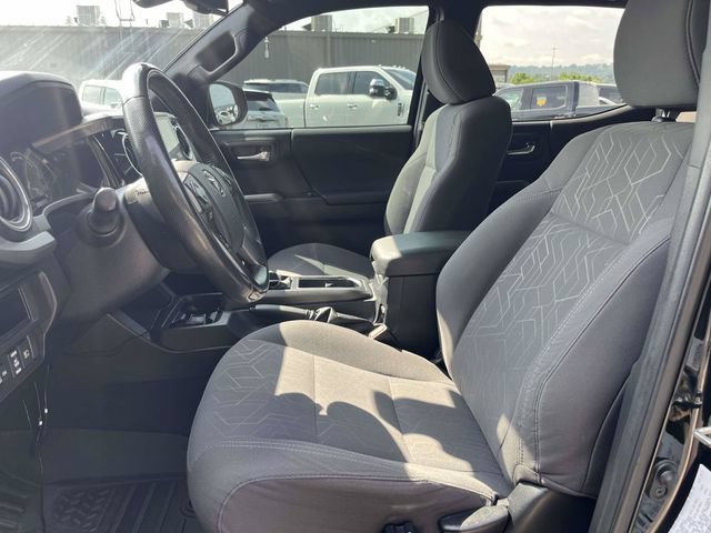 Used 2018 Toyota Tacoma TRD Off-Road AWD/4WD image 21