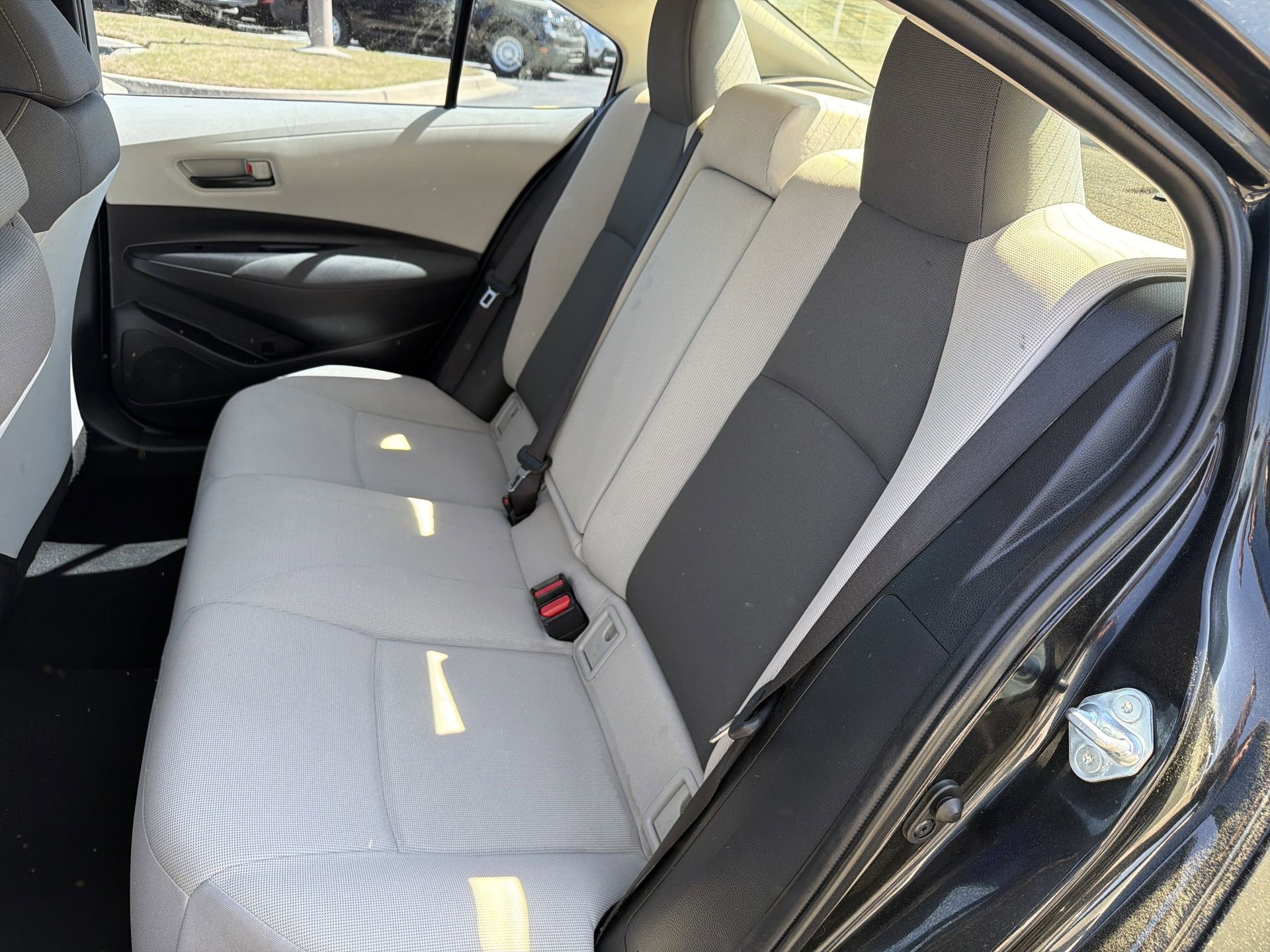 Used 2022 Toyota Corolla LE image 28