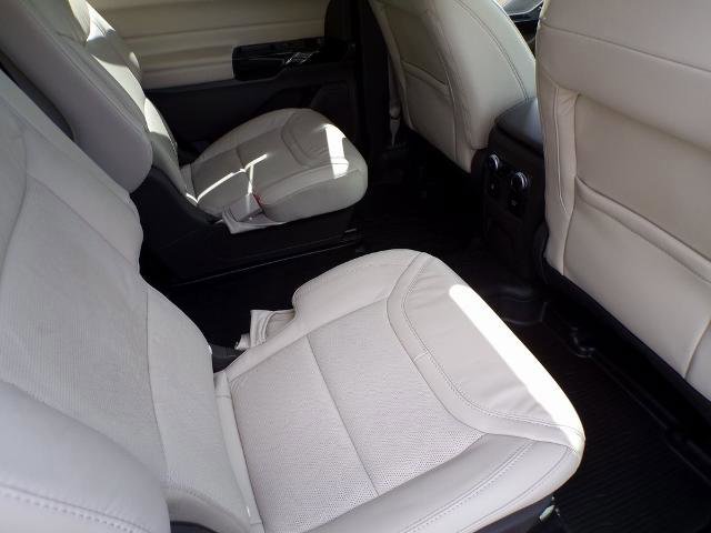 Certified 2022 Ford Explorer Platinum w/ Technology Package image 12