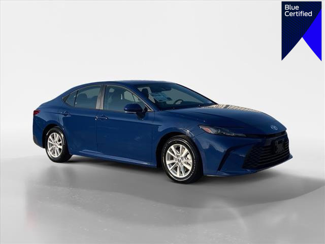 Used 2025 Toyota Camry LE image 1