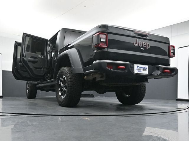 Used 2024 Jeep Gladiator Rubicon w/ Technology Group AWD/4WD image 39