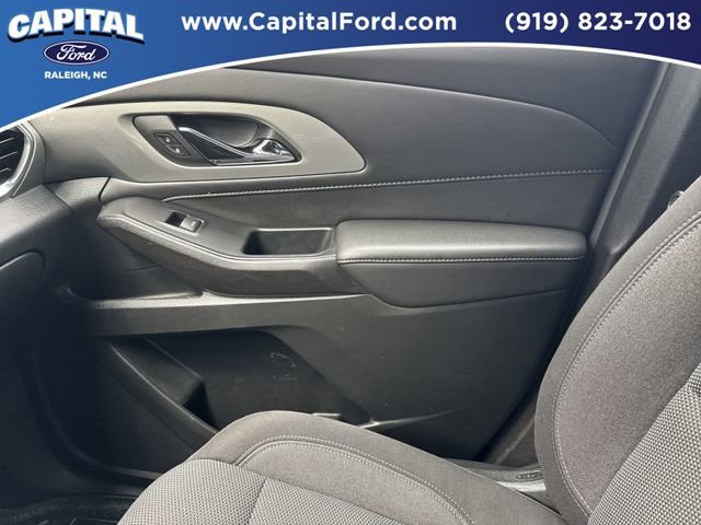 Used 2022 Chevrolet Traverse LT FWD image 28