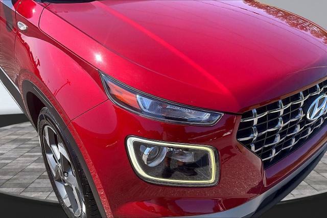 Used 2023 Hyundai Venue Limited FWD image 29