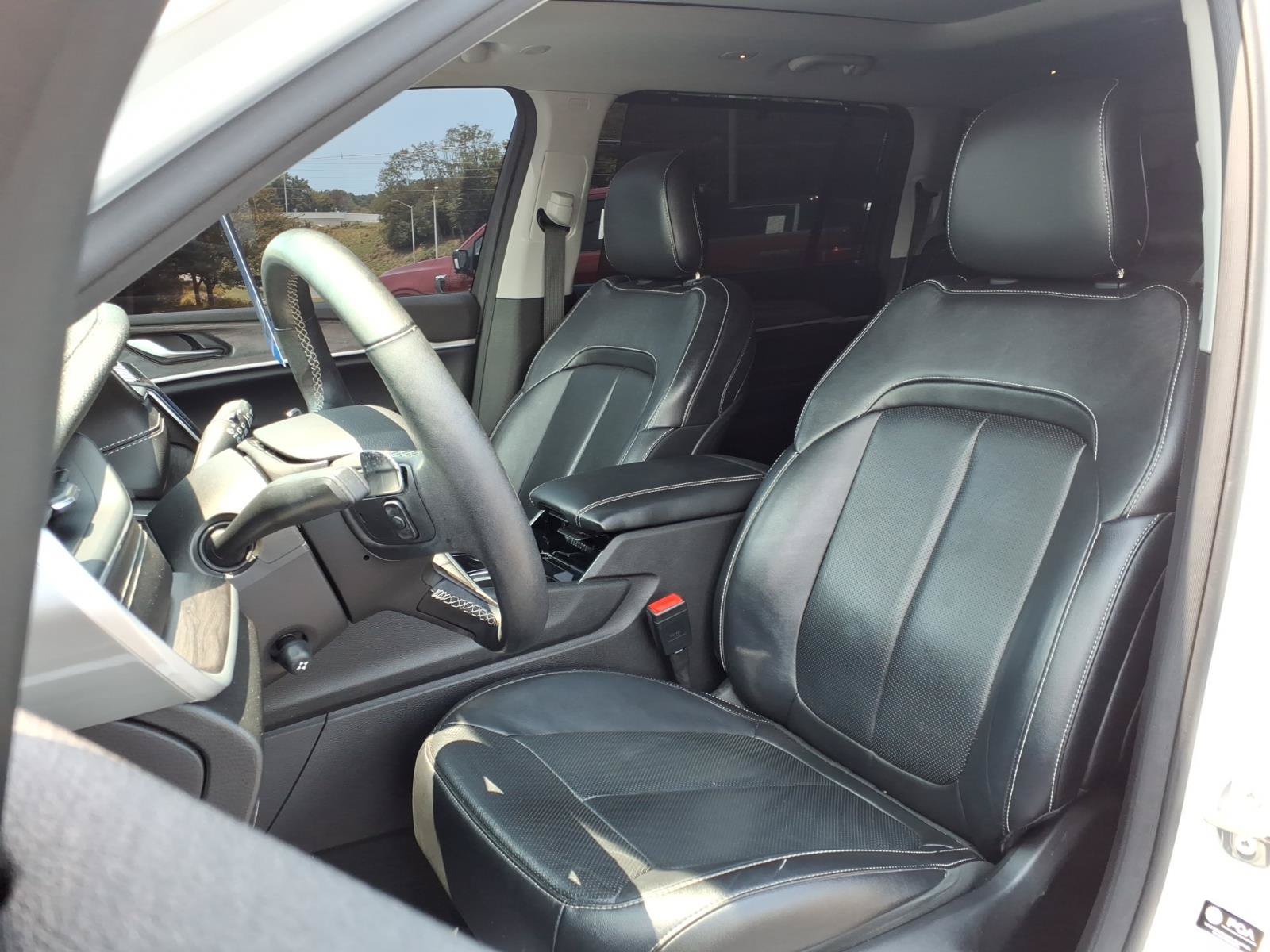 Used 2022 Jeep Grand Cherokee L Limited w/ Luxury Tech Group II AWD/4WD image 12