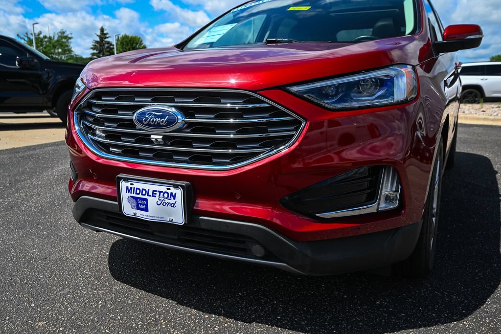 Certified 2019 Ford Edge Titanium w/ Equipment Group 301A AWD/4WD image 11