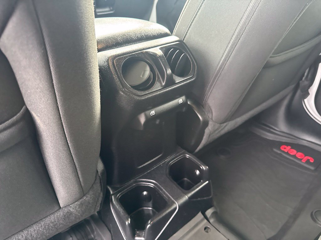 Used 2020 Jeep Wrangler Unlimited Sport AWD/4WD image 30