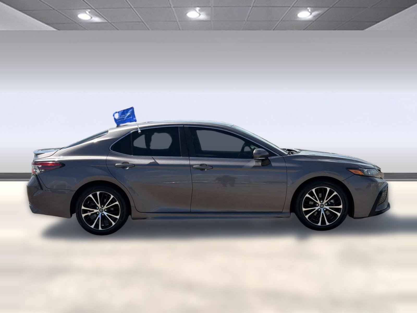 Used 2022 Toyota Camry SE FWD image 8
