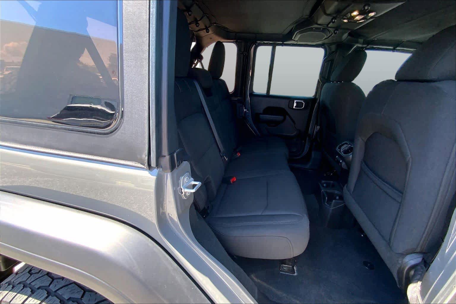 Used 2023 Jeep Wrangler Unlimited Sport AWD/4WD image 18